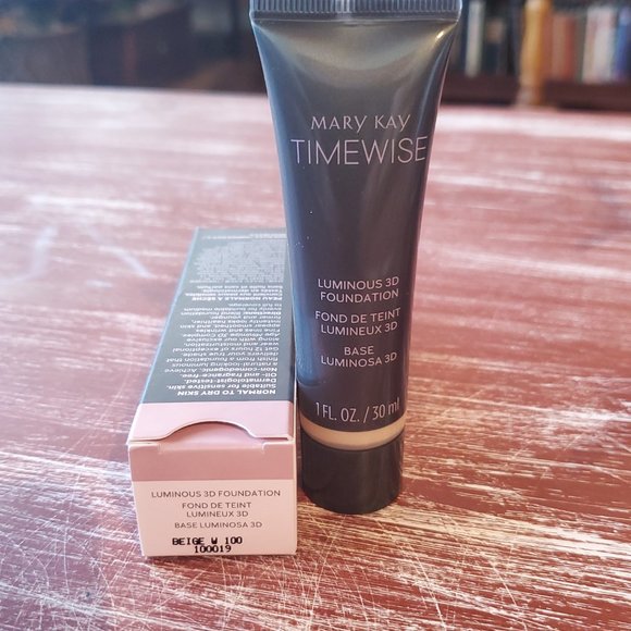 Beige W 100 (Warm) Luminous 3D Foundation Normal to Dry Skin TimeWise - Picture 3 of 3